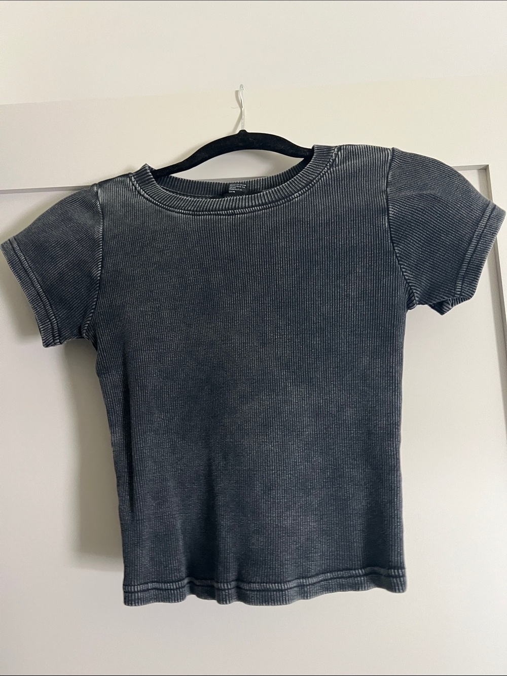 Forever 21 Ribbed Crewneck Tee in Washed Charcoal